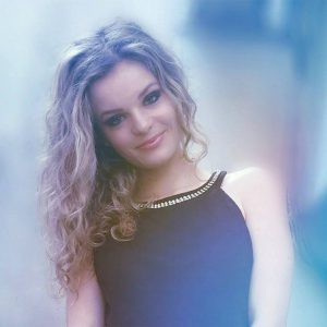 martina-niccolai-mezzobusto